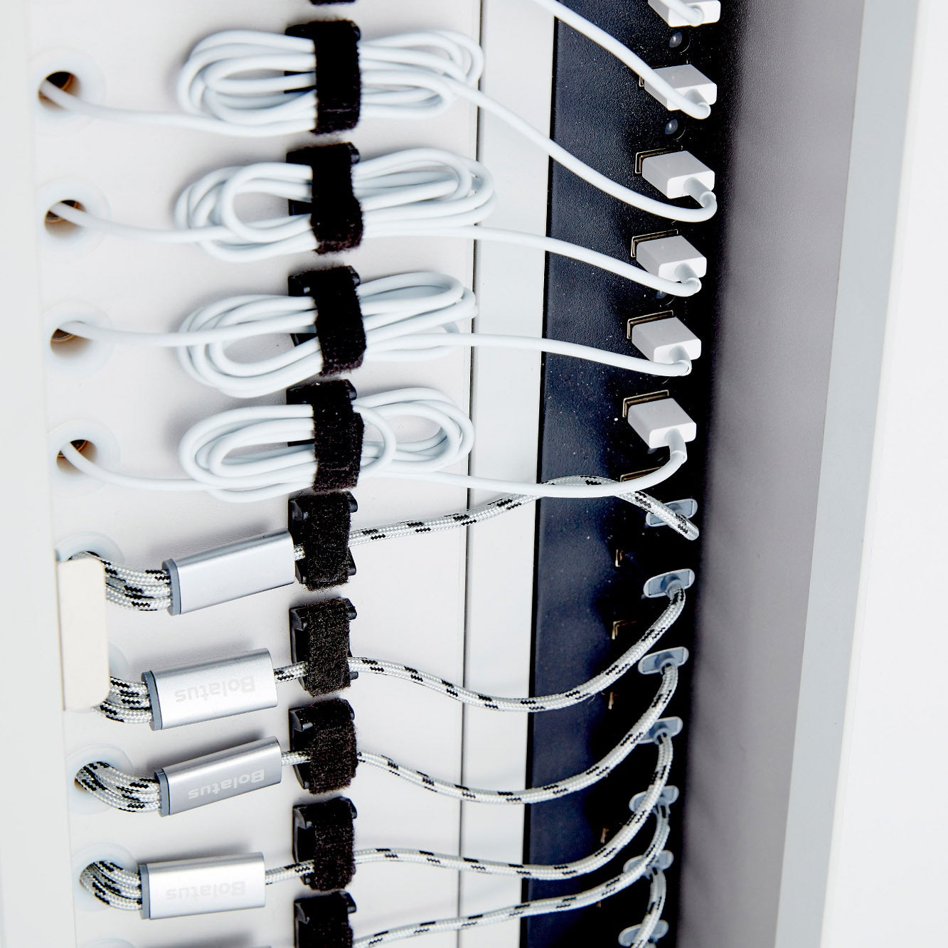Lyte Wall 16 Mobile Phones - 16 Devices